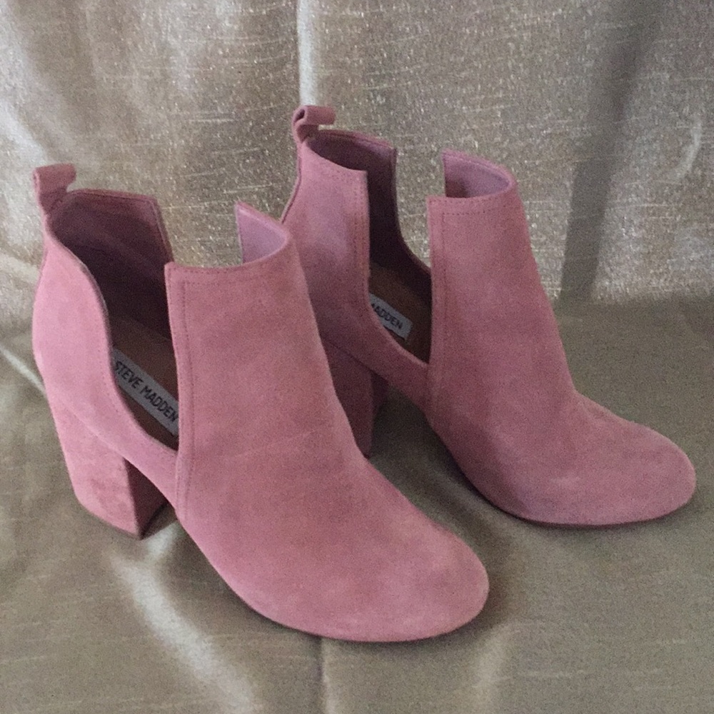 Steve Madden Naomi Ankle Boot in Light Pink